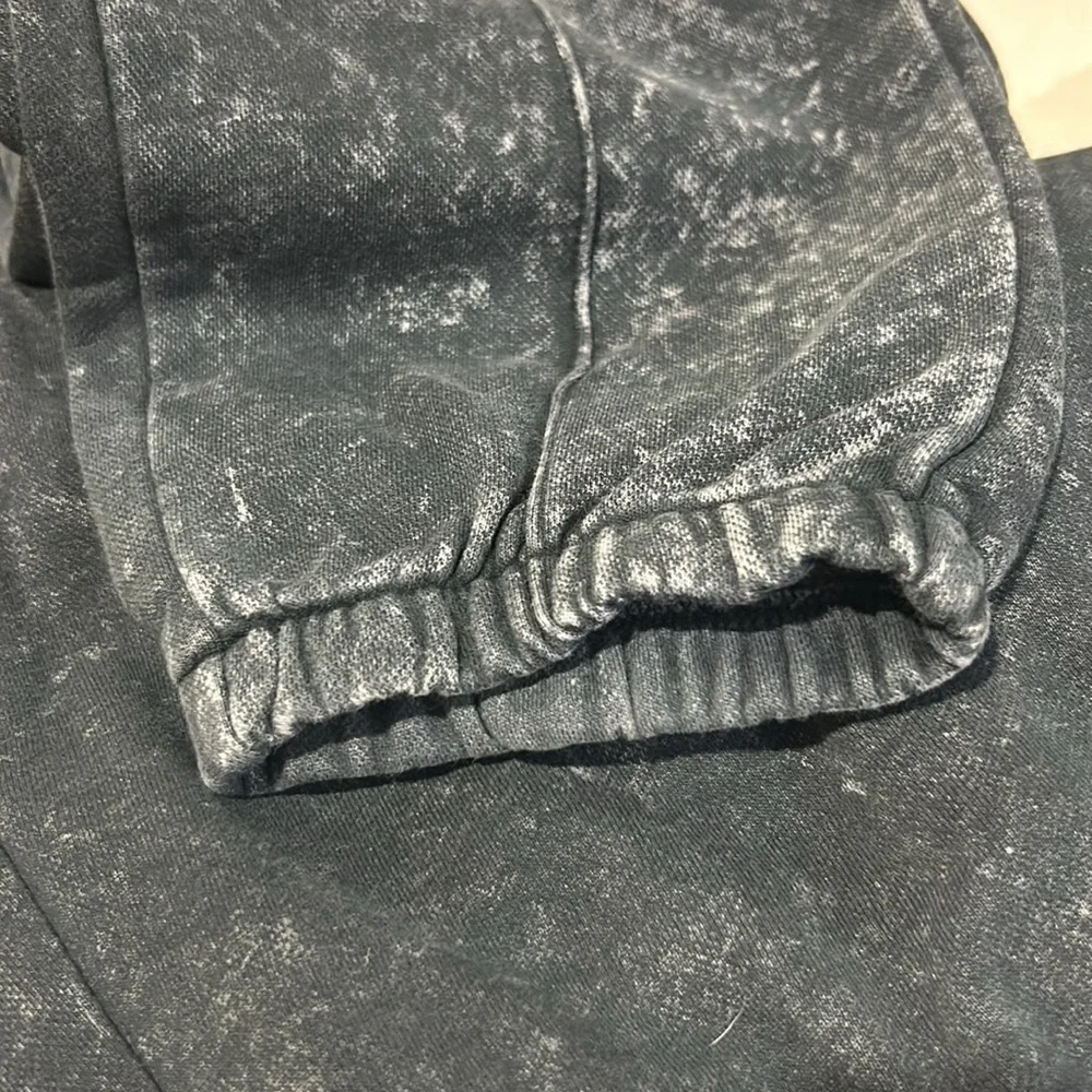 Nike Sweatpants - Picture 3 of 4